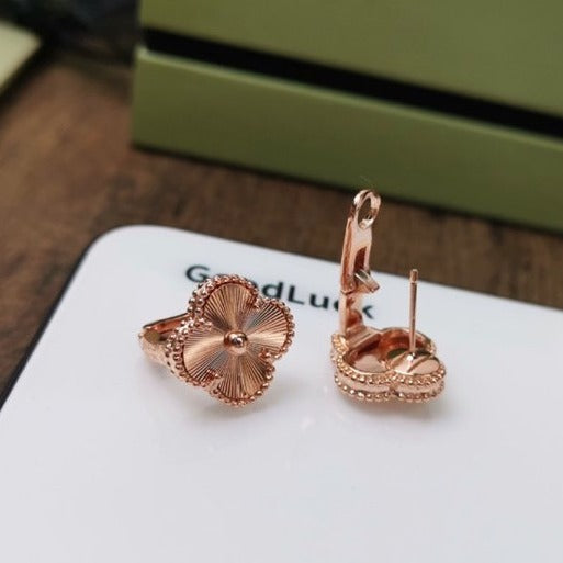 ˇShiny JewelryˇCLOVER MEDIUM STUD EARRINGS