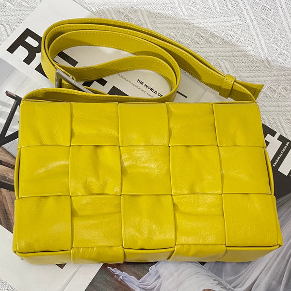 SMALL CASSETTE 23 IN CANARY YELLOW CALFSKIN