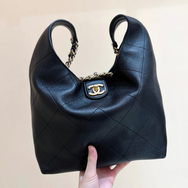 QUILTED SMALL HOBO BAG 27 IN BLACK LAMBSKIN GOLD HARDWARE